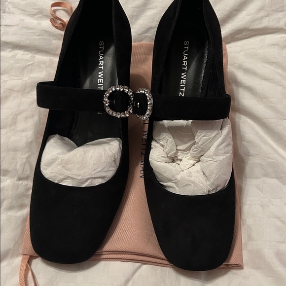 Gorgeous size 9 black suede Stuart Weitzman pumps - Picture 2 of 4